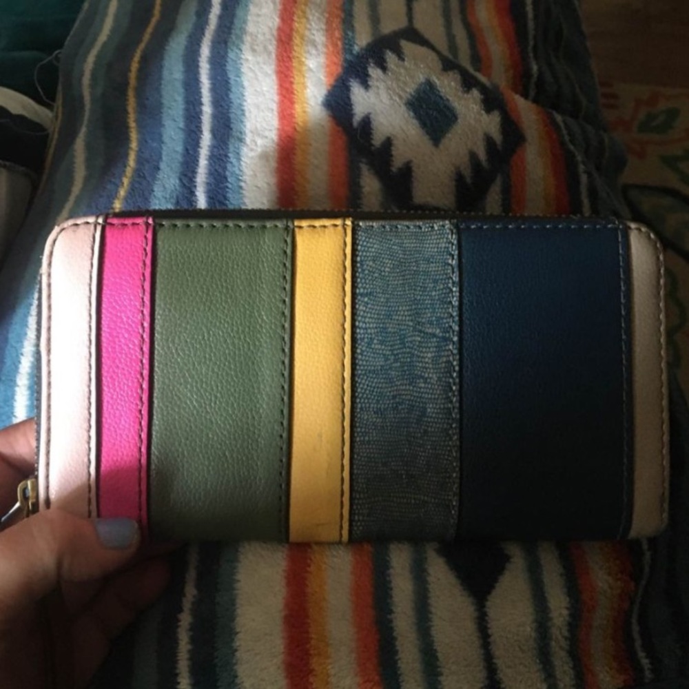 Fossil Satchel with shoulder strap and matching wallet!